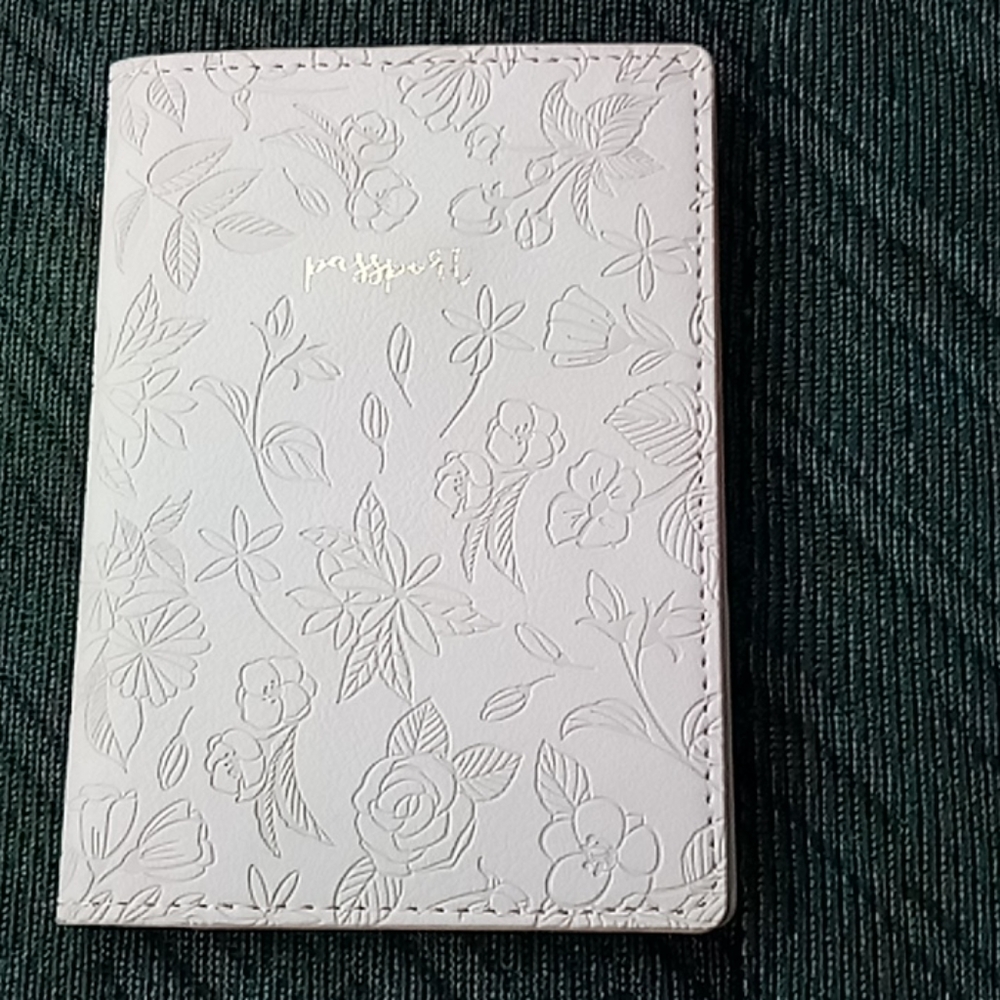 Via Lorenzo n.26 Passport Case
